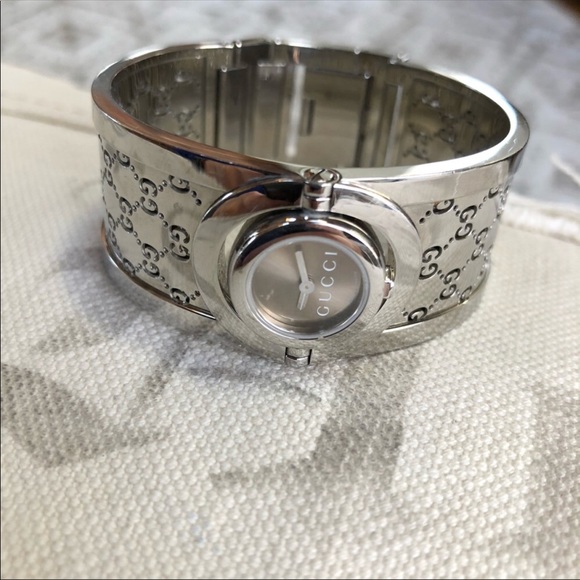 Gucci Twirl Stainless Steel Bangle Bracelet Watch